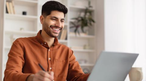 Student taking Duolingo test online