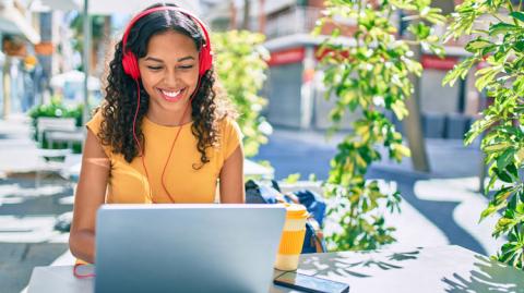 Student taking Duolingo test online